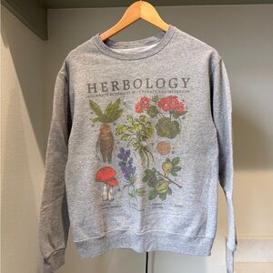 Gray Harry Potter Herbology Graphic Sweater, size Small